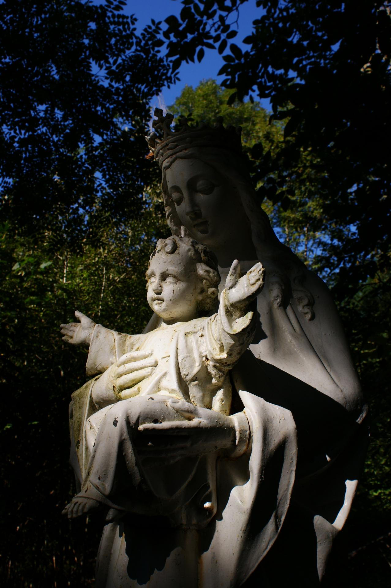 Vierge à l'Enfant (Vitrac, Cantal)