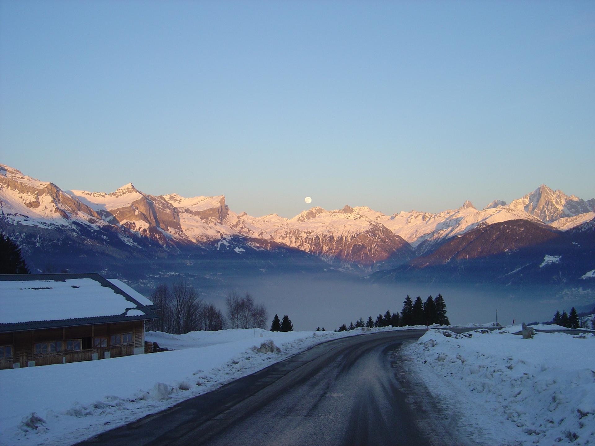 Lever de Lune à Combloux