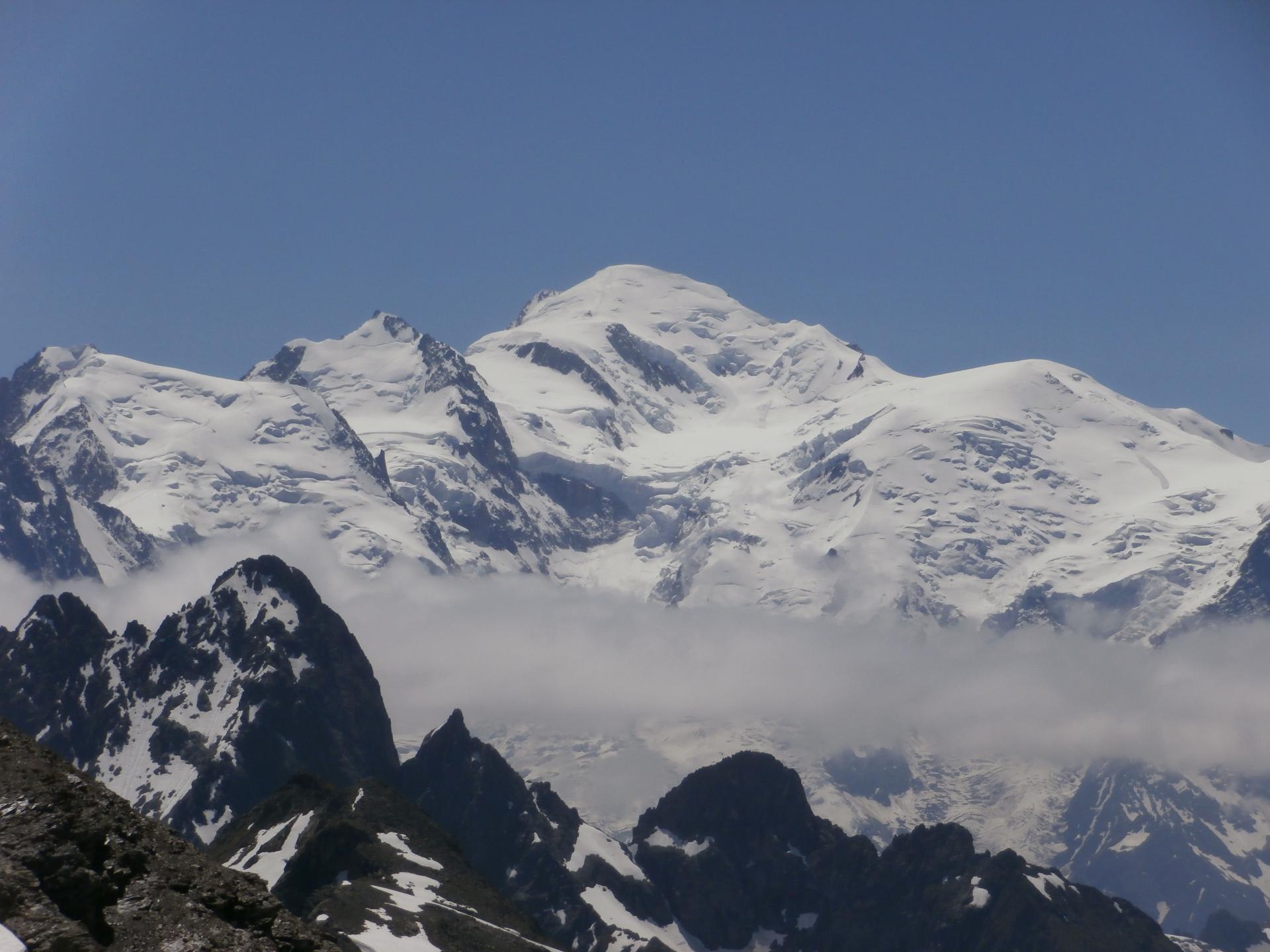 écharpe de nuages au Mont Blanc 