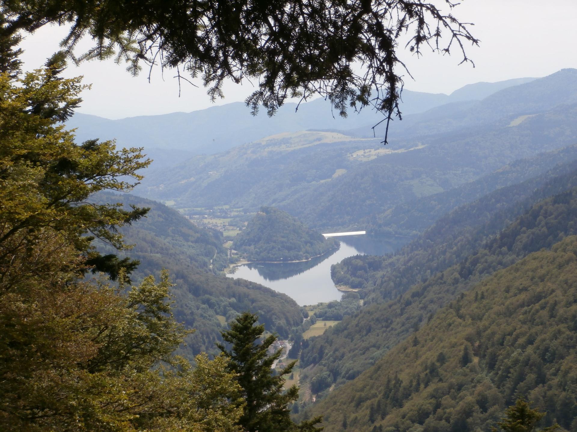 Vue sur le lac de  Wildenstein (Haut Rhin)