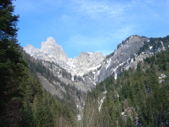 Au pied de l'aiguille de Varan