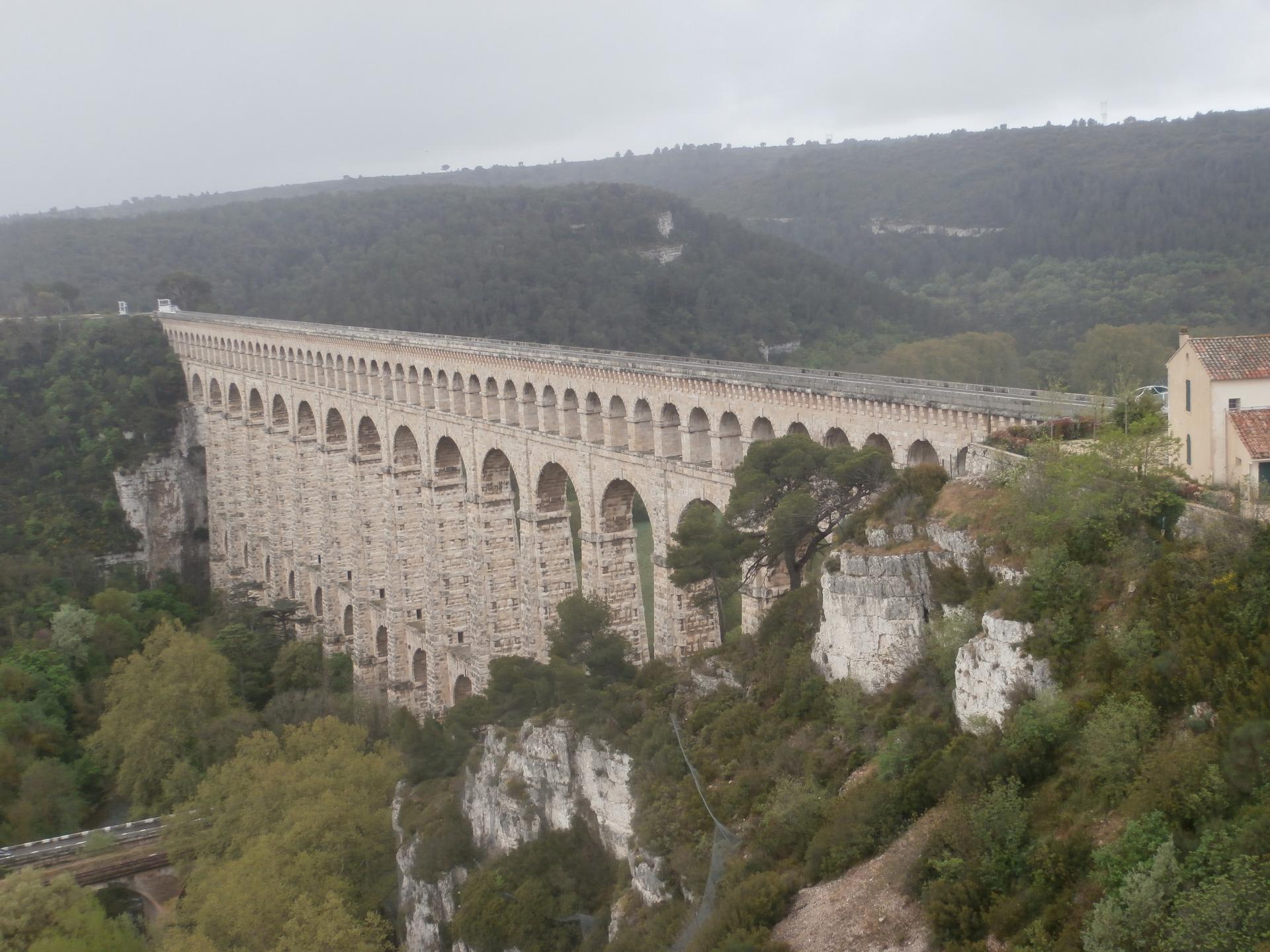 Roquefavour (Bouches du Rhône)